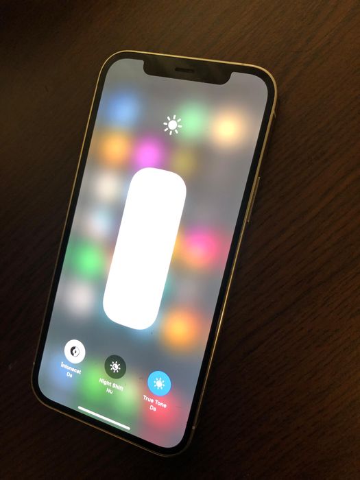 Iphone 12 pro fara probleme