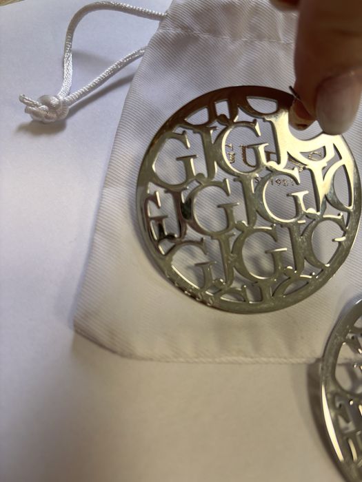 Дамски обеци GUESS