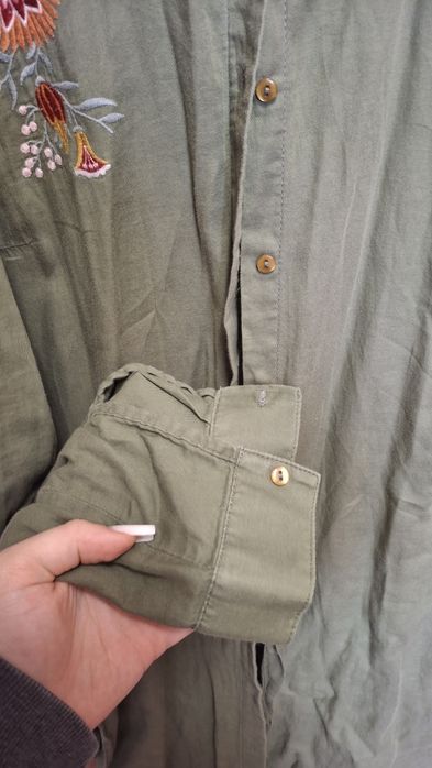 Cămașă lungă verde cu broderie florală