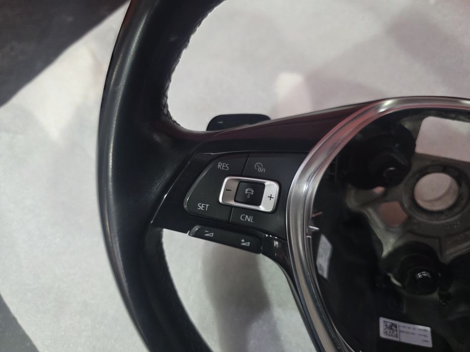 Volan Multifuncțional VW Golf 7 / Passat B8 Original Piele,Comenz,Padelei