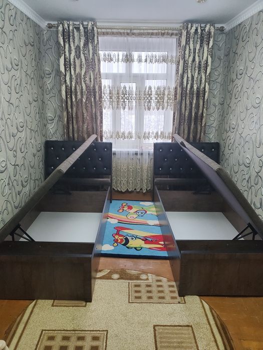 Kravat divan bir kishilik kravat