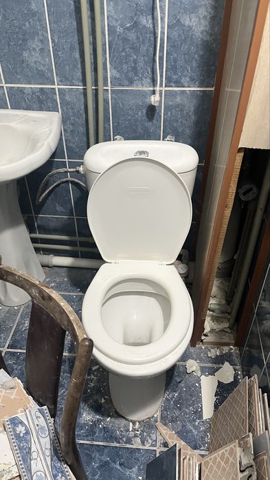 Унитаз продам срочно