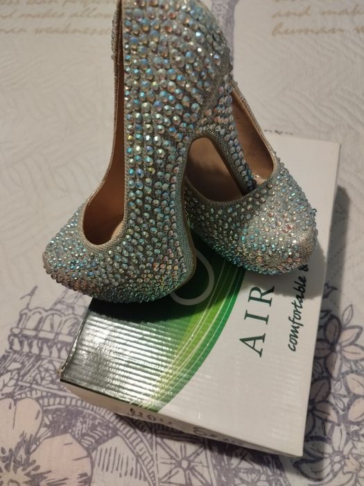 Обувки с платформа