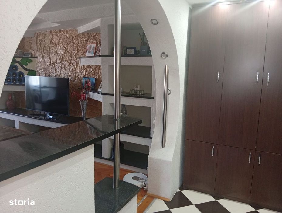 Apartament 3 camere in Gradiste