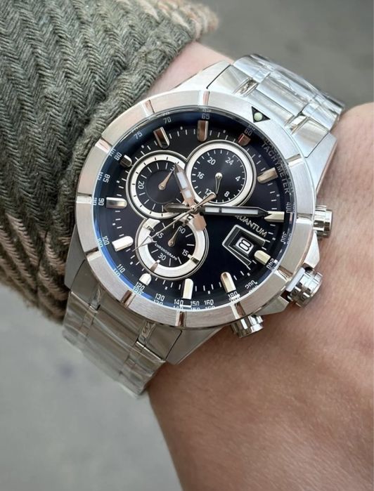 Часы продаются Quantum новые