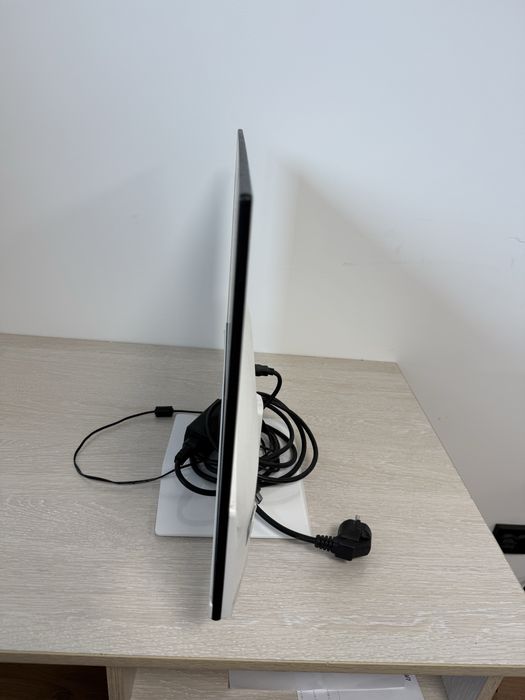 Монитор Acer тонкий в отличном состояний