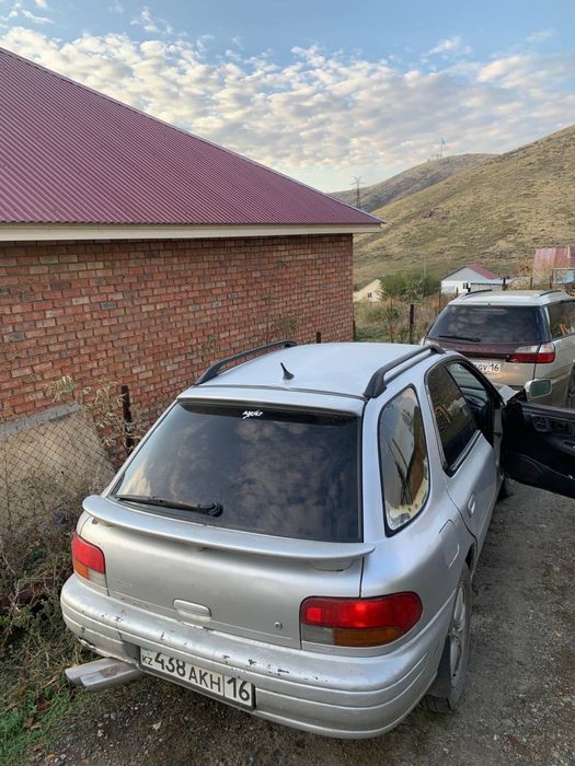 Продам машину subaru impreza 1995