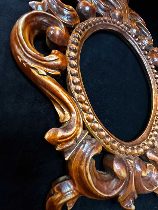 Ramă oglindă lucrată manual din lemn de cireș