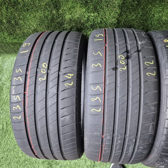 235 35 19 Hankook și Bridgestone