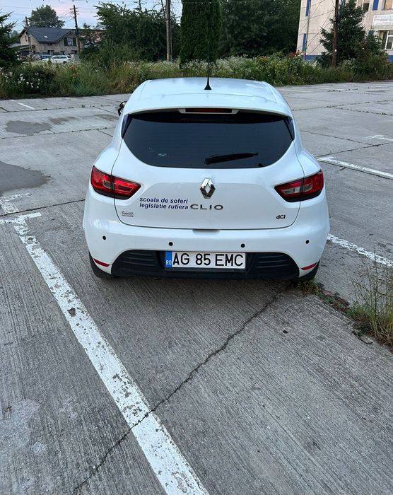 Renault clio 4 agreat scoala de soferi 2017
