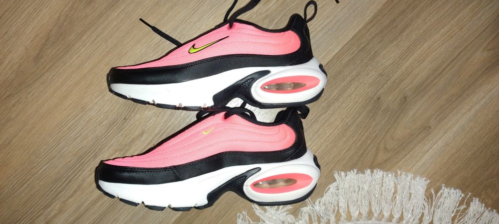 Дамски маратонки Nike