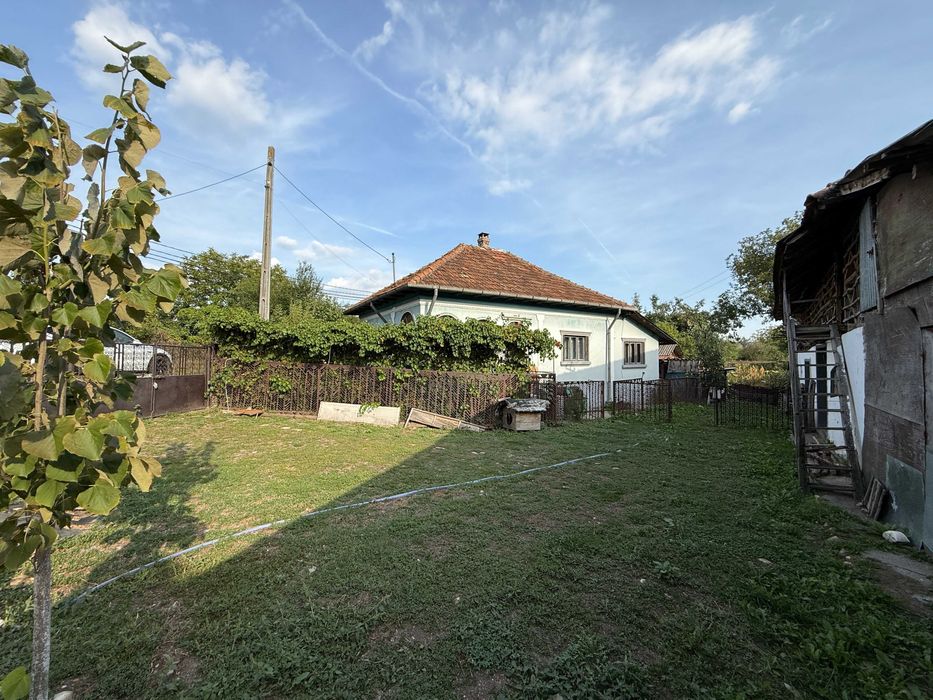 Vand Casa Batraneasca + Teren 1754 mp Com. Malureni Sat Bunești Argeș