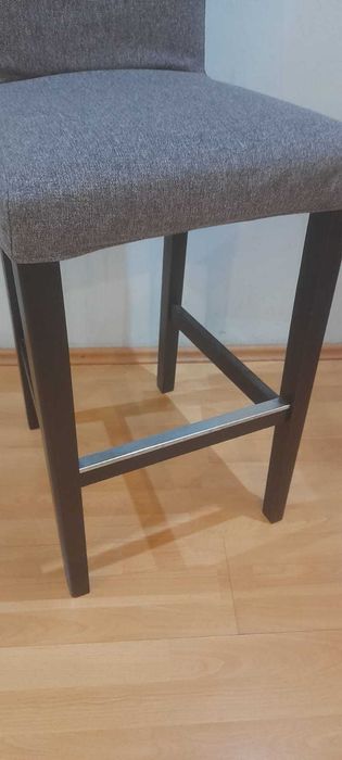 scaun bar aproape NOU