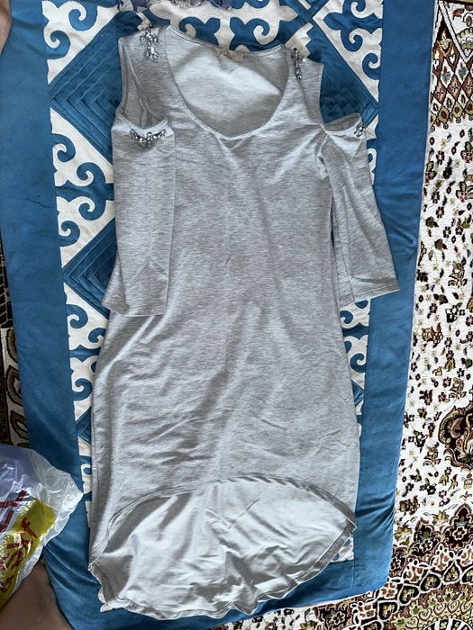 Продам Платья размер s