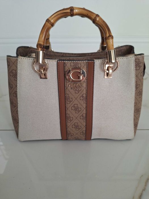 Дамска чанта Guess