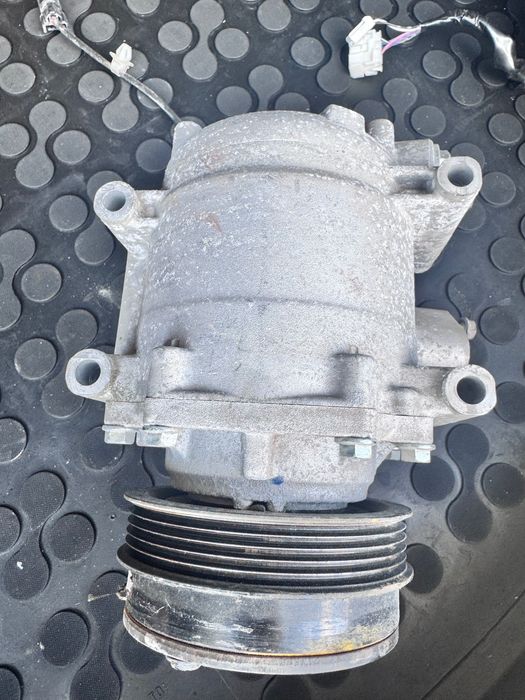 Продавам оригинален компресор за климатик за Honda Jazz 2010