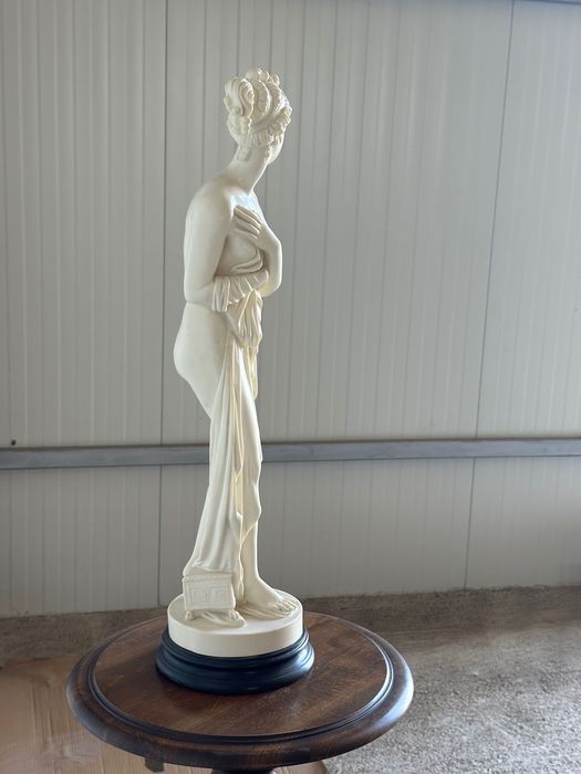 Statuetă „Venus Italica” (Antonio Canova) – Stil Neoclasic