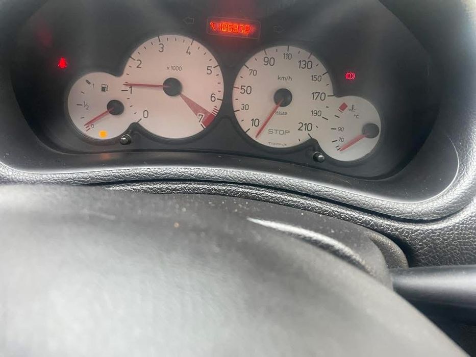 Vând Peugeot 206, 1.4 benzină , al 3-lea proprietar