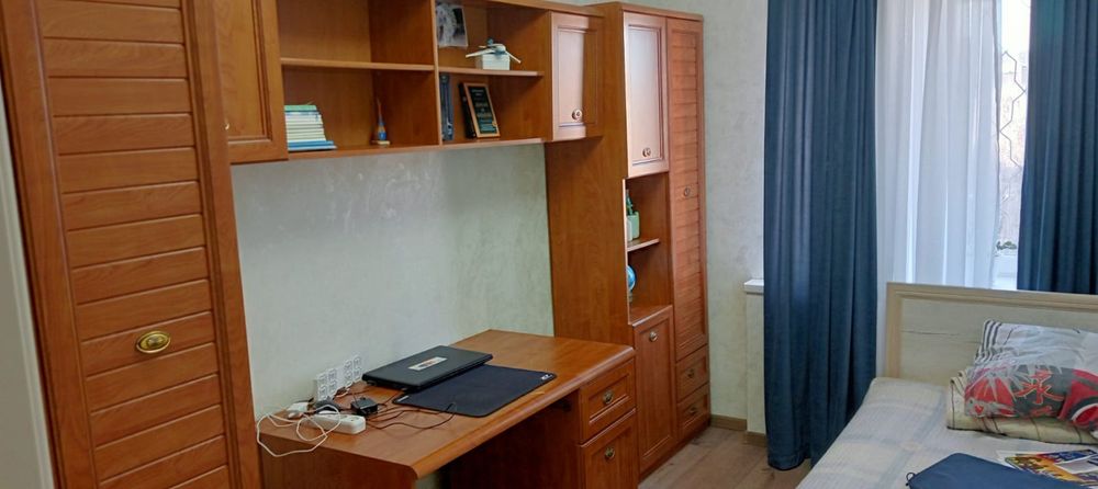 Гарнитур подростковый