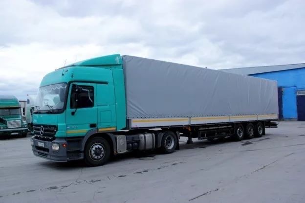 Грузовые перевозки. Фура тент. Грузоперевозки