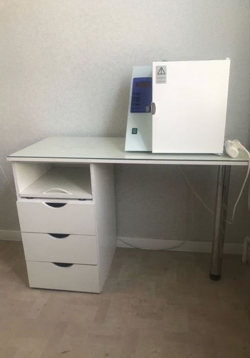 Продается б/у стол маникюрный.