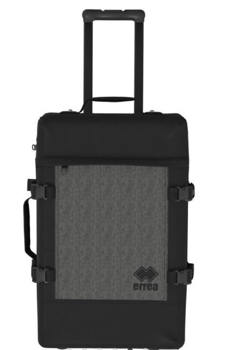 Чемодан на колесиках