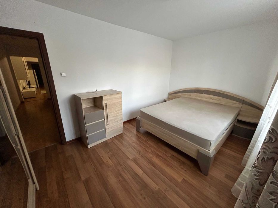 Inchiriez apartament 3 camere