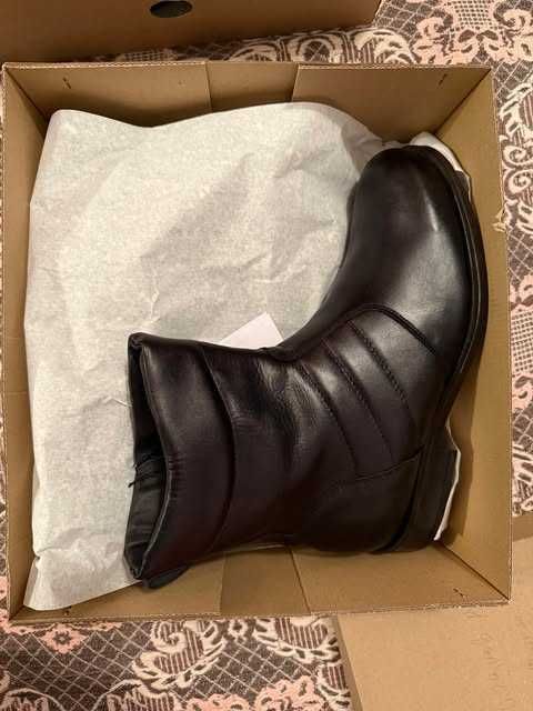 Продавам Нови топли боти от естествена кожа, номер 42,43,44