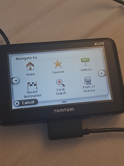 Vând GPS Tom Tom live