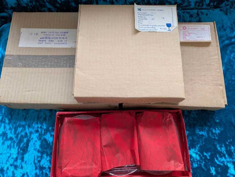 Кристални подноси, плата