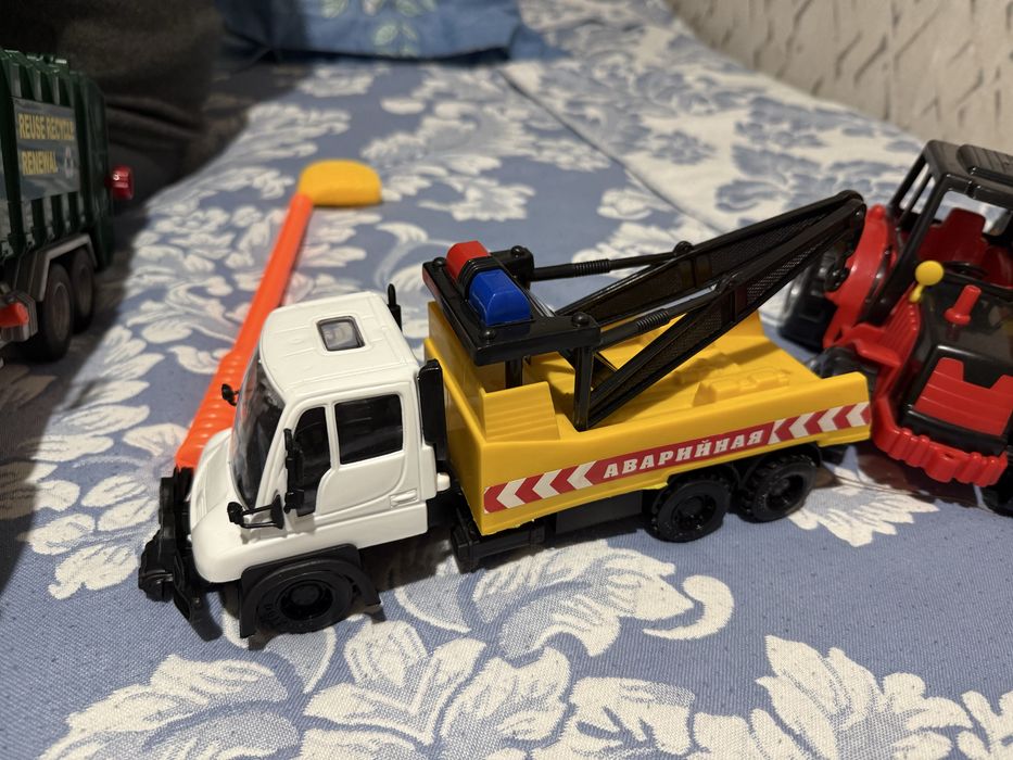 Продам игрушечные машинки