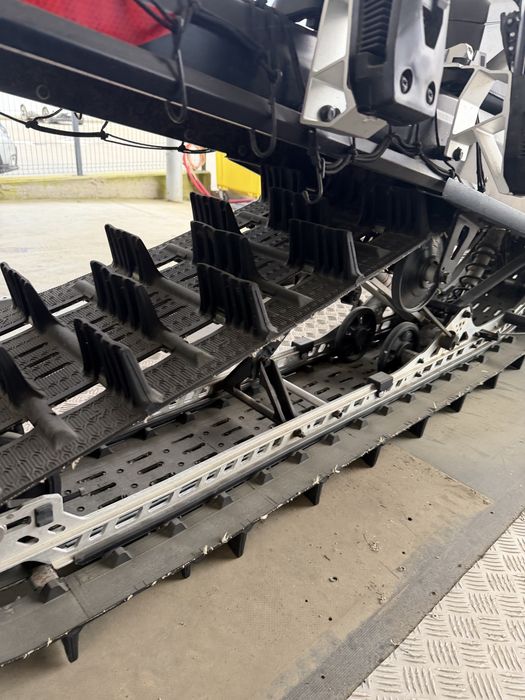 Snowmobile Skidoo 850   164