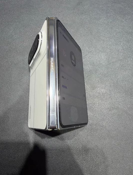 Huawei Pura X Max Collector's Edition