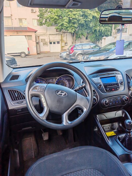 Hyundai IX 35.        .