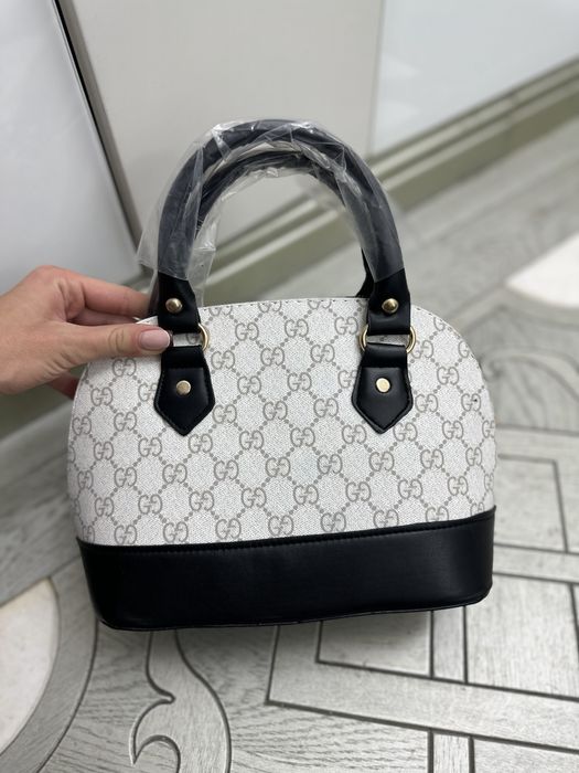 Чисто нови чанти