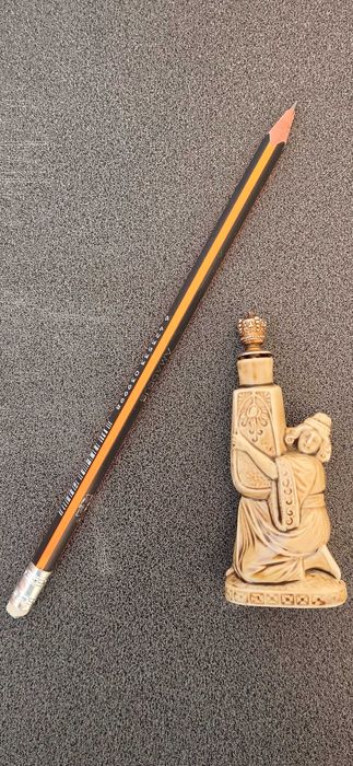 Sticlă de parfum victoriană din ceramică