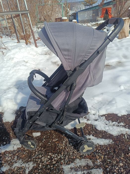 Отдам за 5 литров масло стул и коляску