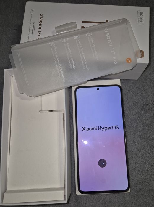 In stare bună fara zqârieturi Este varianta de 256 GB cu 8 Gb Ram