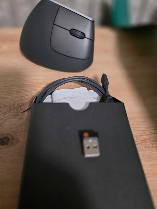 Logitech MX Vertical Advanced Ergonomic Graphite