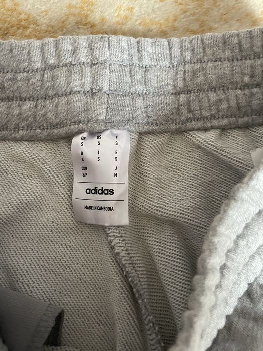 Vand pantaloni trening Adidas