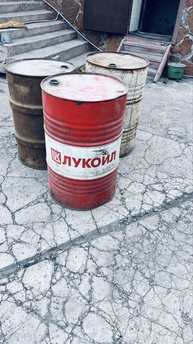 Продам 200 литровые бочки