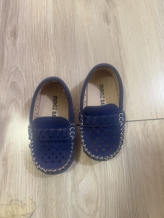 Продам детские макасины