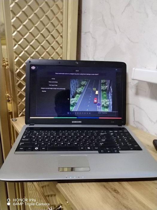 Noutbuk Samsung xolati yaxshi
