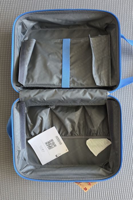 American Tourister Beauty Case. Твърд дамски куфар за козметика