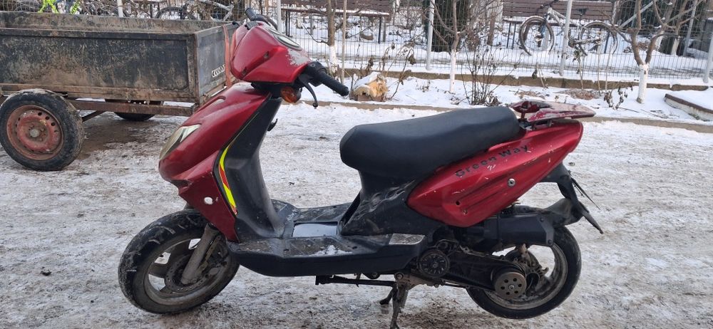Vând scuter de 49cc