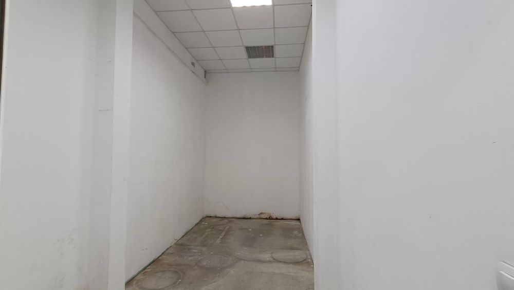 Дава се под наем Магазин в Ямбол, Зорница - 50 кв.м за 306 € - Снимка #4