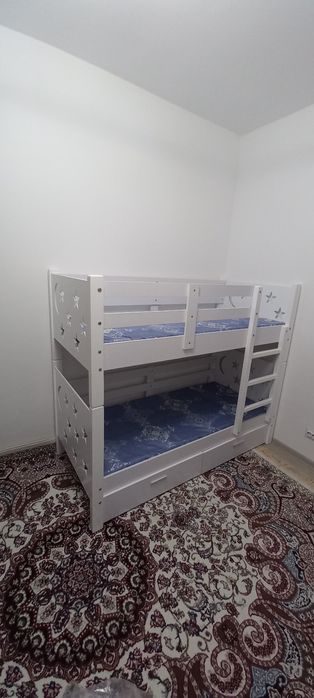 Крават 2 х ярустни из ламината и дерево перемешенно