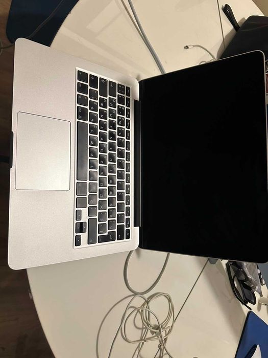 MacBook Pro 13" 2015 | Intel i5 | 8GB | SSD | Monterey