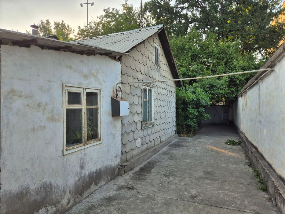 Продаю дом с земельным участком.