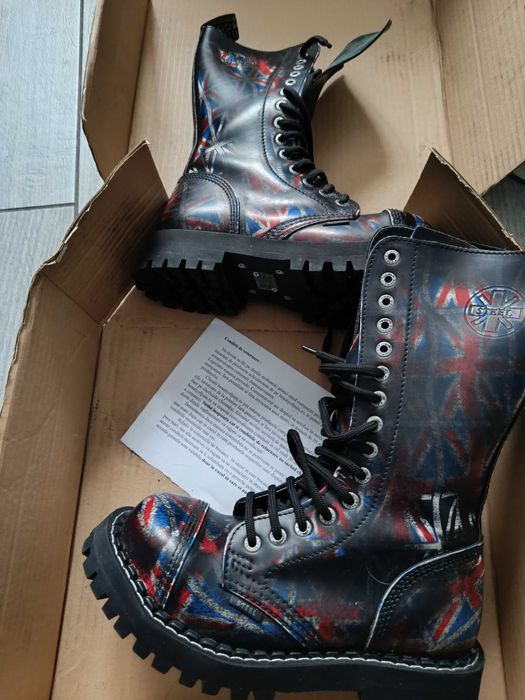 Vând ghete dama Steel